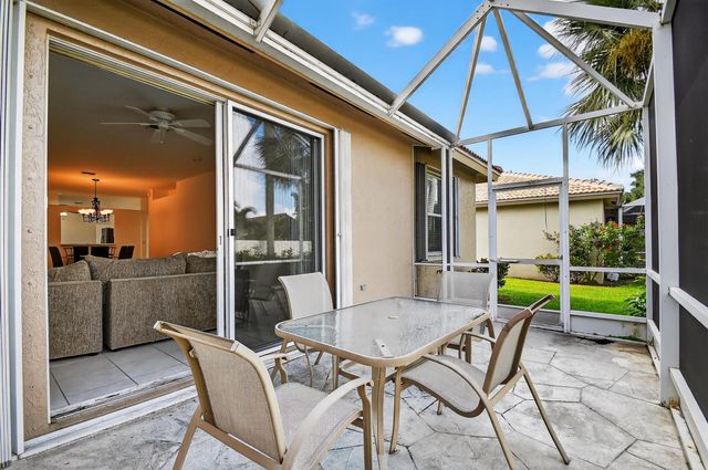 9675 N Crescent View Drive N, Boynton Beach, FL 33437