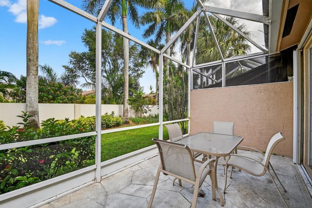 9675 N Crescent View Drive N, Boynton Beach, FL 33437
