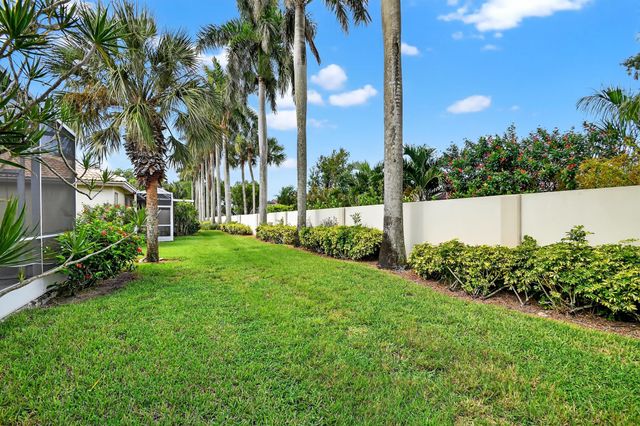9675 N Crescent View Drive N, Boynton Beach, FL 33437