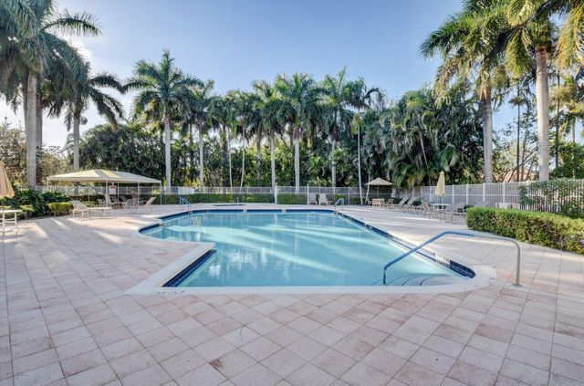 9675 N Crescent View Drive N, Boynton Beach, FL 33437