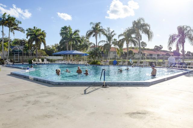 9675 N Crescent View Drive N, Boynton Beach, FL 33437