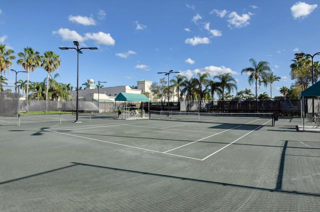 9675 N Crescent View Drive N, Boynton Beach, FL 33437