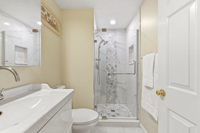 149 Bolivar St B2, Canton, MA 02021