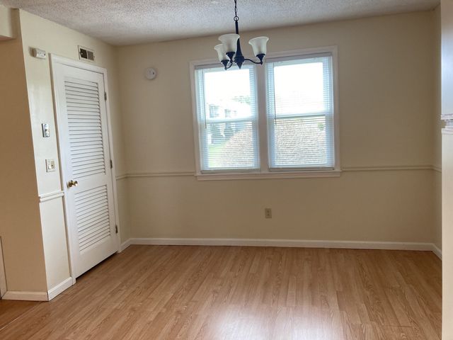 74 Tennis Plaza Rd 39, Dracut, MA 01826