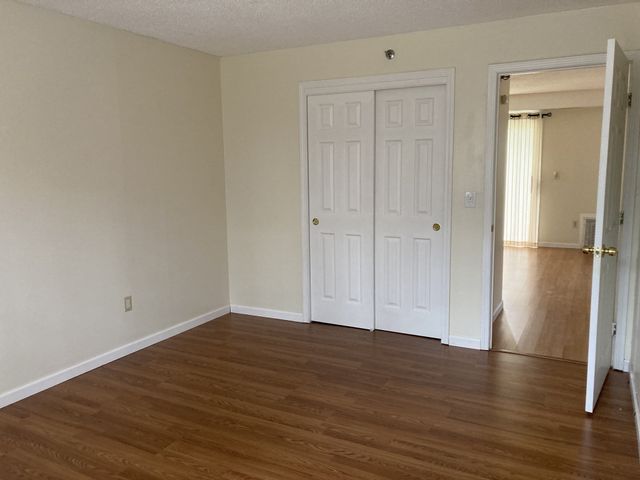 74 Tennis Plaza Rd 39, Dracut, MA 01826