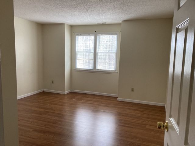 74 Tennis Plaza Rd 39, Dracut, MA 01826