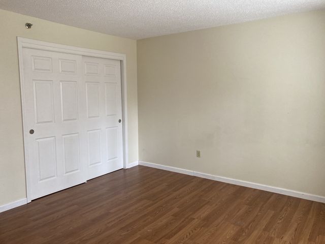 74 Tennis Plaza Rd 39, Dracut, MA 01826