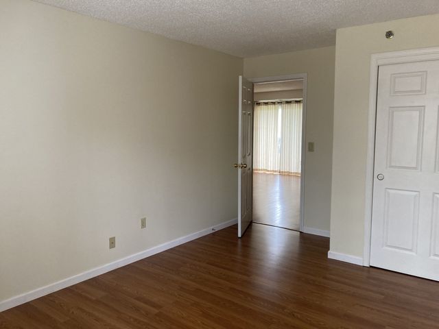 74 Tennis Plaza Rd 39, Dracut, MA 01826