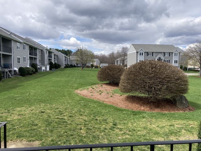 74 Tennis Plaza Rd 39, Dracut, MA 01826