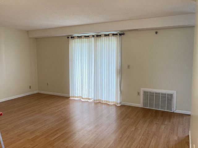 74 Tennis Plaza Rd 39, Dracut, MA 01826