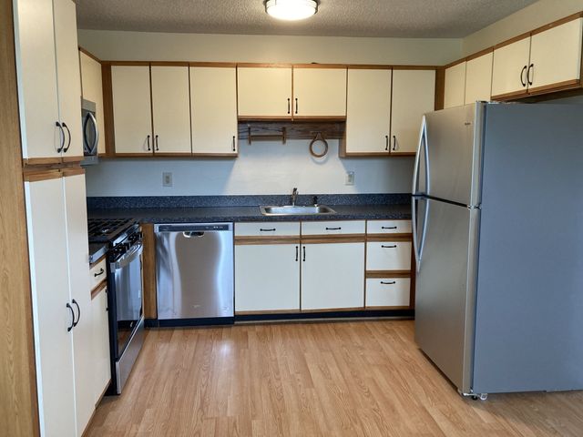 74 Tennis Plaza Rd 39, Dracut, MA 01826