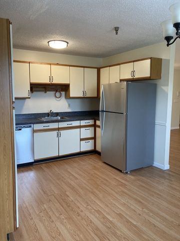 74 Tennis Plaza Rd 39, Dracut, MA 01826
