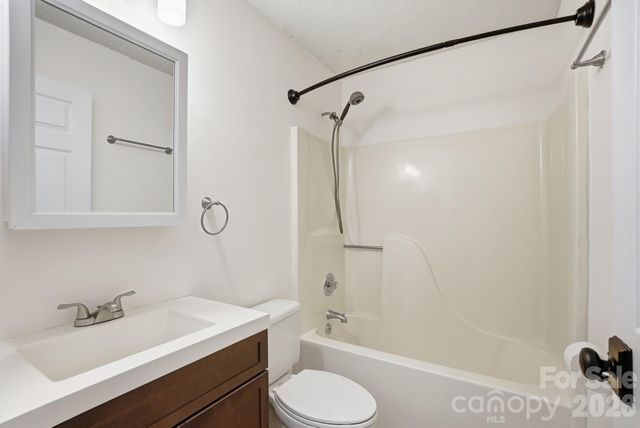 3419 Pondridge Court, Charlotte, NC 28269