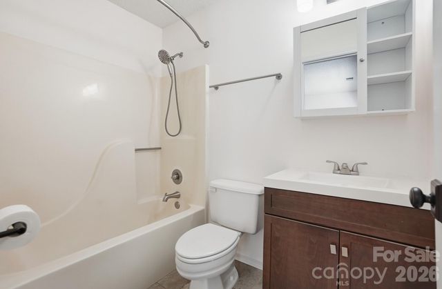 3419 Pondridge Court, Charlotte, NC 28269