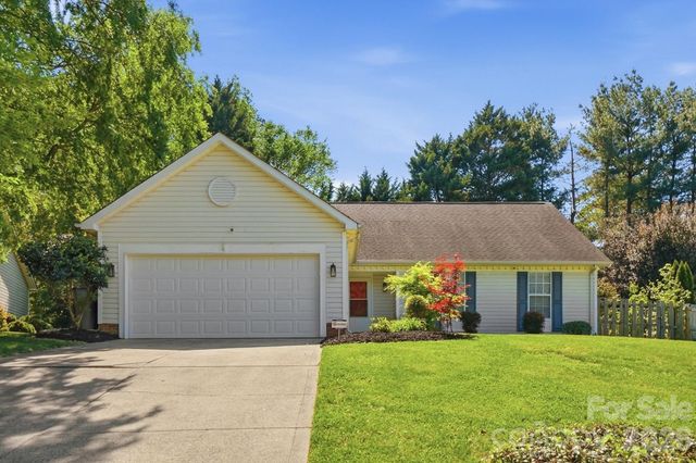 3419 Pondridge Court, Charlotte, NC 28269