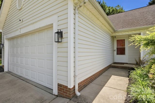 3419 Pondridge Court, Charlotte, NC 28269