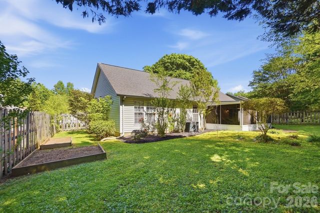 3419 Pondridge Court, Charlotte, NC 28269