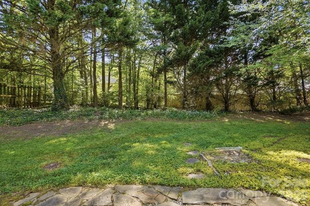 3419 Pondridge Court, Charlotte, NC 28269