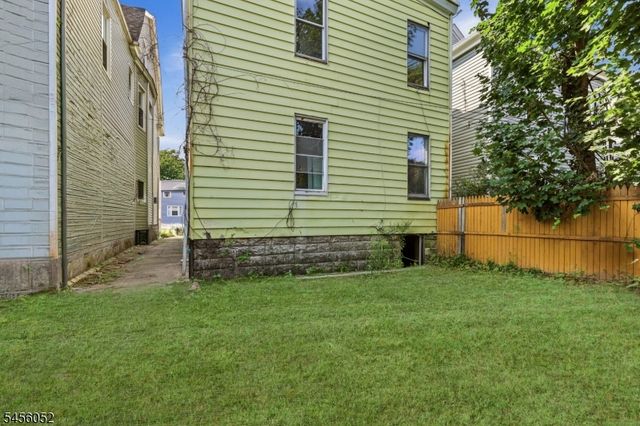 176 Hollywood Ave, East Orange City, NJ 07018