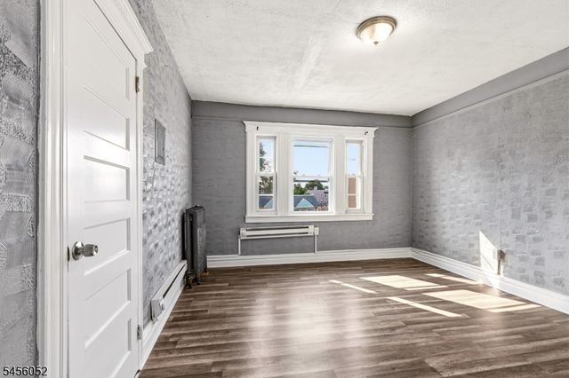 176 Hollywood Ave, East Orange City, NJ 07018