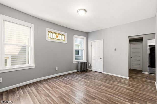 176 Hollywood Ave, East Orange City, NJ 07018