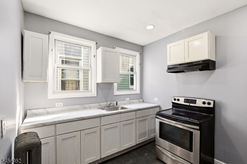 176 Hollywood Ave, East Orange City, NJ 07018 — photo 3