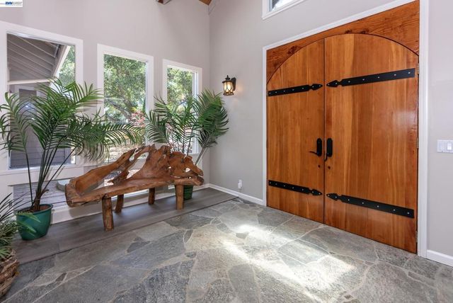 905 Moon Valley Ranch Rd, Watsonville, CA 95076