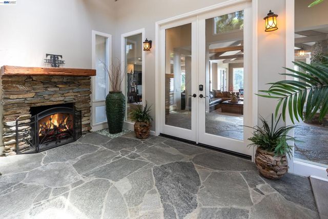 905 Moon Valley Ranch Rd, Watsonville, CA 95076