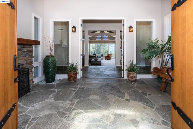 905 Moon Valley Ranch Rd, Watsonville, CA 95076