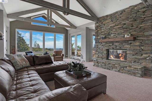 905 Moon Valley Ranch Rd, Watsonville, CA 95076