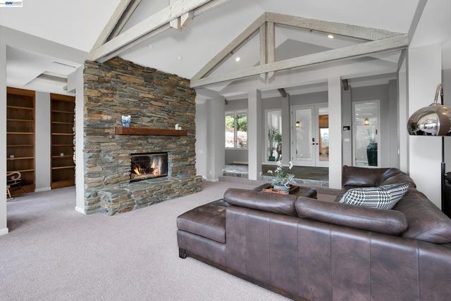 905 Moon Valley Ranch Rd, Watsonville, CA 95076