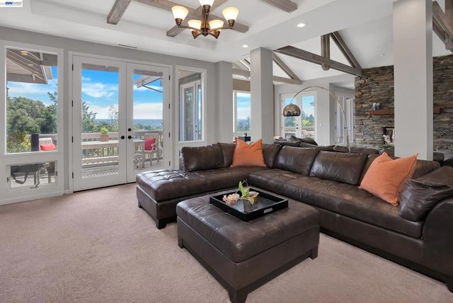 905 Moon Valley Ranch Rd, Watsonville, CA 95076