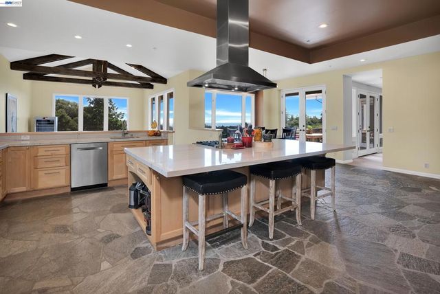 905 Moon Valley Ranch Rd, Watsonville, CA 95076