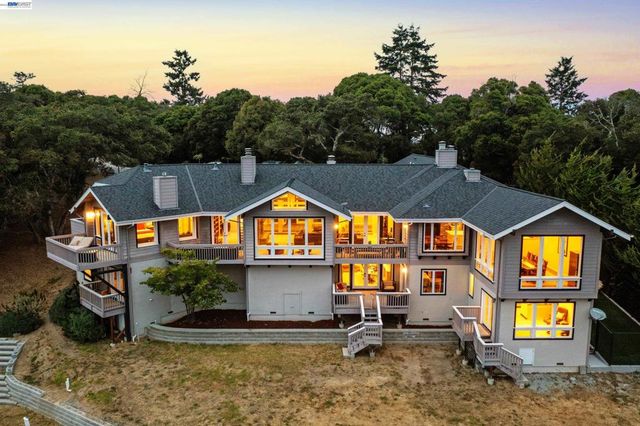 905 Moon Valley Ranch Rd, Watsonville, CA 95076