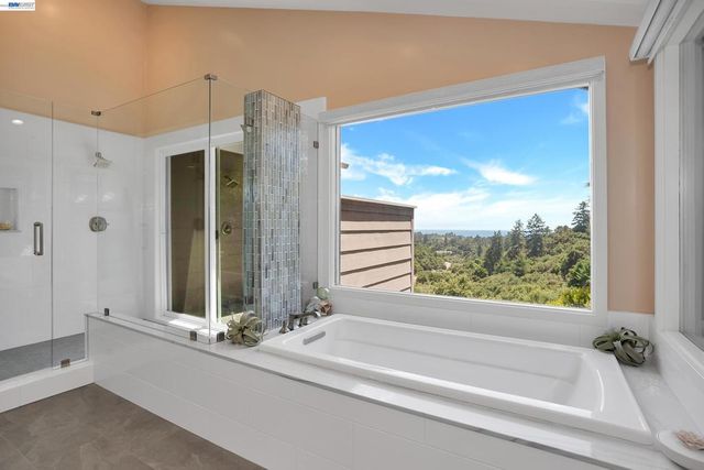 905 Moon Valley Ranch Rd, Watsonville, CA 95076