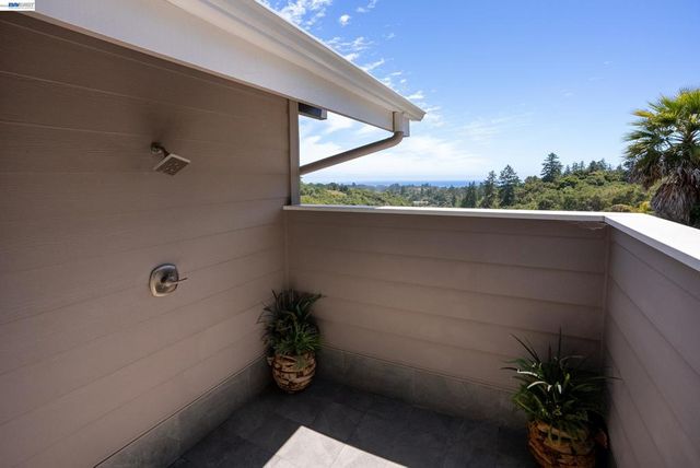 905 Moon Valley Ranch Rd, Watsonville, CA 95076