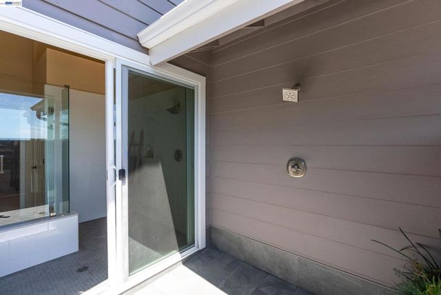 905 Moon Valley Ranch Rd, Watsonville, CA 95076