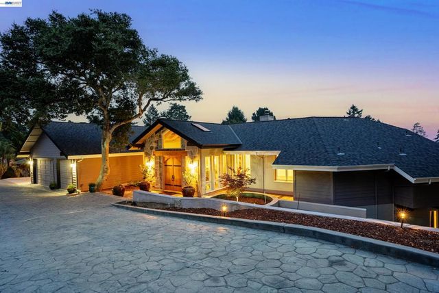 905 Moon Valley Ranch Rd, Watsonville, CA 95076