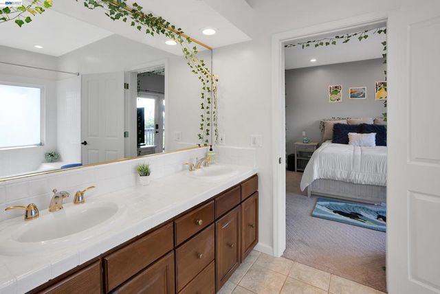 905 Moon Valley Ranch Rd, Watsonville, CA 95076