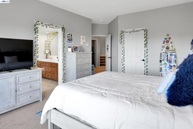 905 Moon Valley Ranch Rd, Watsonville, CA 95076