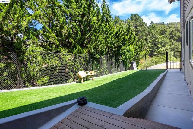 905 Moon Valley Ranch Rd, Watsonville, CA 95076