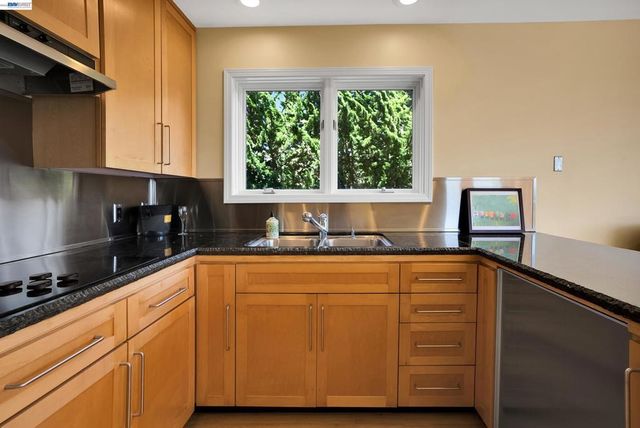 905 Moon Valley Ranch Rd, Watsonville, CA 95076