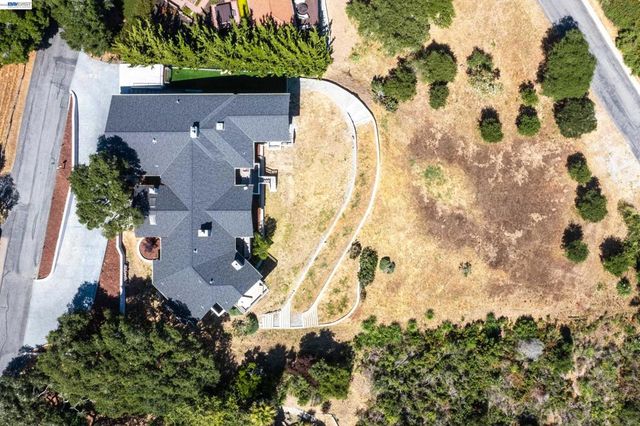 905 Moon Valley Ranch Rd, Watsonville, CA 95076