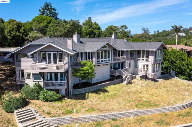 905 Moon Valley Ranch Rd, Watsonville, CA 95076