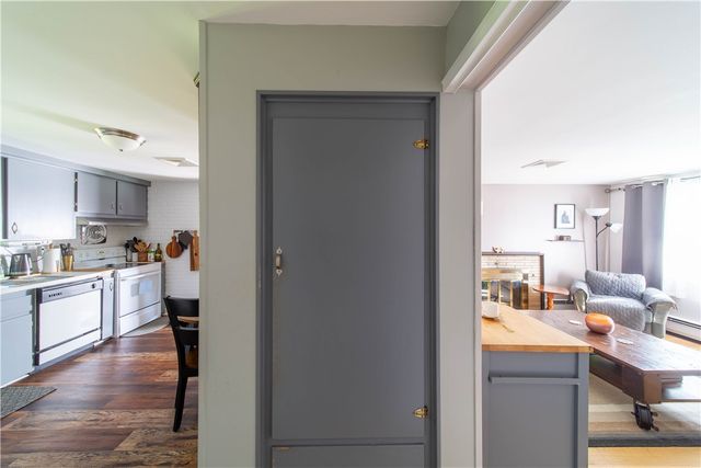 70 Helen Avenue, Warwick, RI 02886