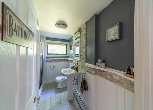 70 Helen Avenue, Warwick, RI 02886