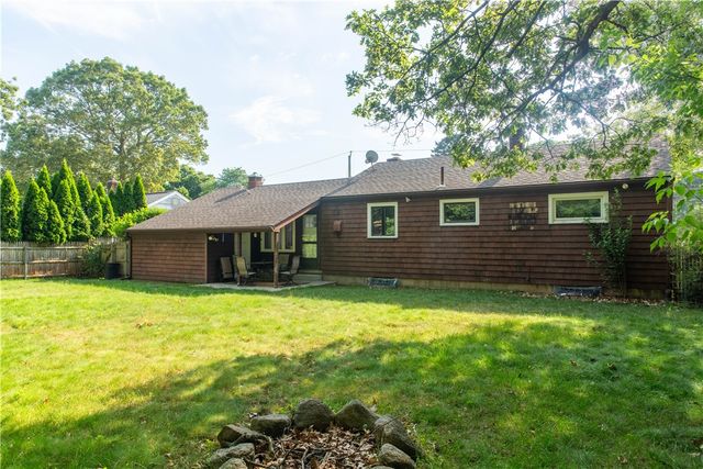 70 Helen Avenue, Warwick, RI 02886