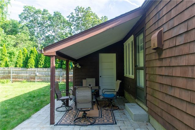 70 Helen Avenue, Warwick, RI 02886