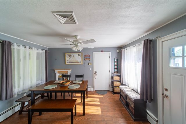 70 Helen Avenue, Warwick, RI 02886