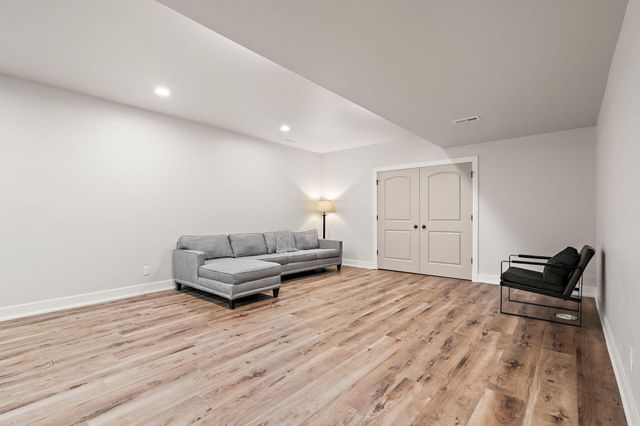 2017 Wildwood Court, Chesterton, IN 46304